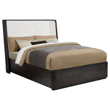 Load image into Gallery viewer, Leandro Wingback Bed
