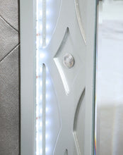 Load image into Gallery viewer, Gunnison Panel Bed with LED Lighting
