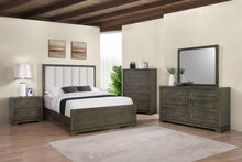 Load image into Gallery viewer, Gran Park Panel Bed
