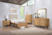 Load image into Gallery viewer, Robyn Panel Platform Bed
