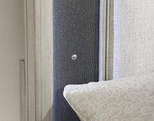 Load image into Gallery viewer, B090 - Bed
