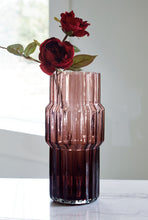 Load image into Gallery viewer, Dorlow - Vase
