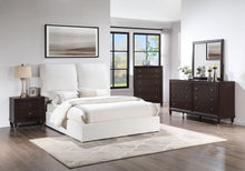 Load image into Gallery viewer, Gwendoline Panel Platform Bed
