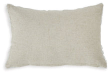 Load image into Gallery viewer, Farissen - Pillow
