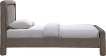 Load image into Gallery viewer, Baylor - Fabric With Interwoven Chenille Upholstered Bed
