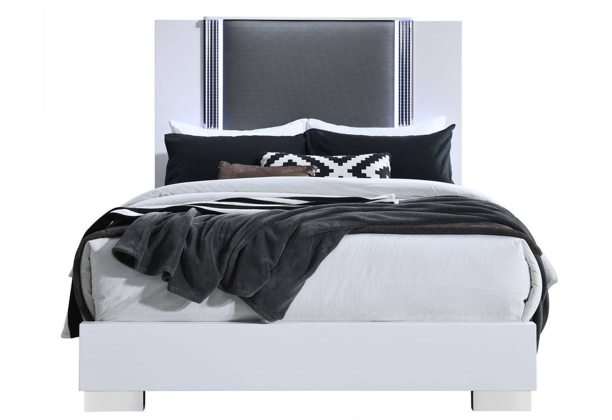Ylime - 4 Piece Queen Bedroom Set (Bed, Dresser, Mirror, Nightstand) - Smooth White