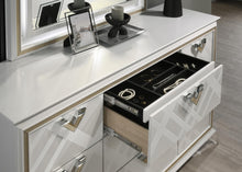 Load image into Gallery viewer, B026 - Dresser - White
