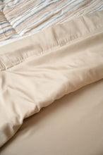 Load image into Gallery viewer, Micro And Bamboo Hypoallergenic Sheet Set
