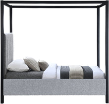 Load image into Gallery viewer, Kelly - Bed
