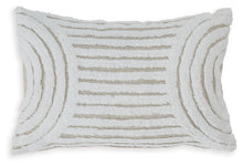 Load image into Gallery viewer, Farissen - Pillow
