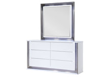Load image into Gallery viewer, Ylime - Mirror With LED - Smooth White
