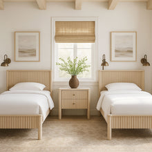 Load image into Gallery viewer, Kivo - Solid Bed
