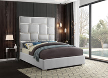 Load image into Gallery viewer, Milan - Bed
