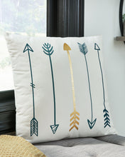 Load image into Gallery viewer, Gyldan - Pillow
