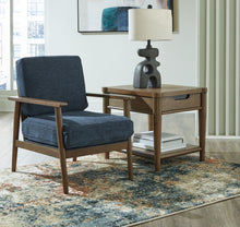 Load image into Gallery viewer, Bixler - Showood Accent Chair
