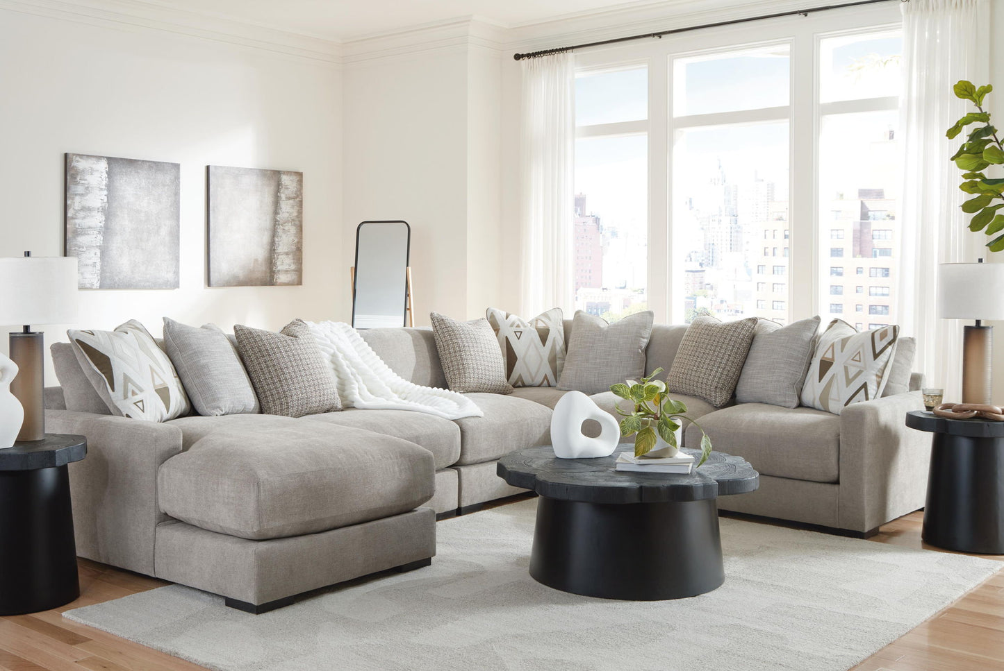 Aslan Court - Sectional