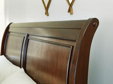 Load image into Gallery viewer, Trellington - Queen Sleigh Storage Bed - Brown

