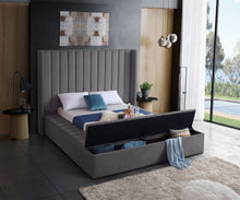 Load image into Gallery viewer, Kiki - Bed
