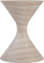 Load image into Gallery viewer, Vessa - Indoor / Outdoor Concrete Planter
