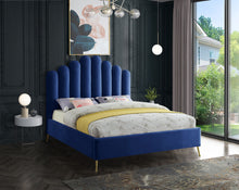 Load image into Gallery viewer, Lily - Bed
