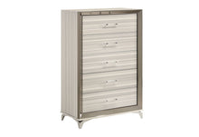 Load image into Gallery viewer, Zambrano - Chest - White
