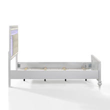 Load image into Gallery viewer, Valentino - 3/3 Twin Footboard &amp; Slats - White
