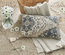 Load image into Gallery viewer, Winbury - Pillow

