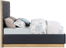 Load image into Gallery viewer, Casa - Bed
