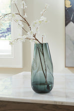 Load image into Gallery viewer, Beamund - Vase - 13"
