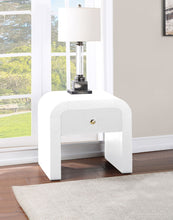 Load image into Gallery viewer, Artisto - End Table
