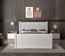 Load image into Gallery viewer, Elias - Velvet Bed
