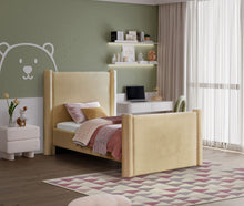 Load image into Gallery viewer, Elias - Velvet Bed
