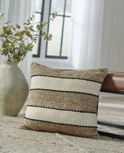 Load image into Gallery viewer, Rueford - Pillow

