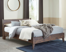 Load image into Gallery viewer, Calverson - Panel Platform Bed
