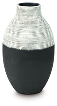 Load image into Gallery viewer, Girtha - Vase
