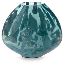 Load image into Gallery viewer, Cartshaw - Vase

