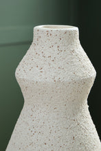 Load image into Gallery viewer, Dawthorne - Vase
