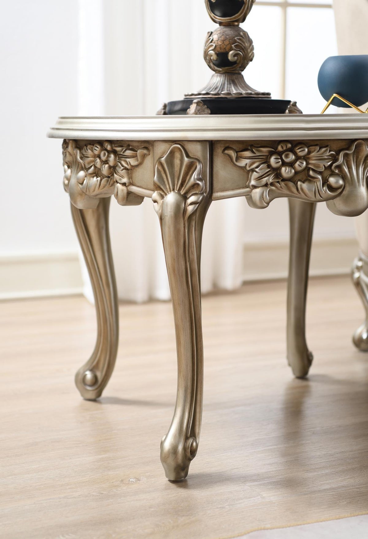 T197 - Traditional Table