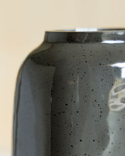 Load image into Gallery viewer, Kierlain - Vase
