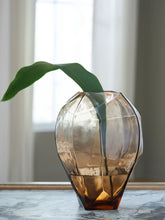 Load image into Gallery viewer, Ewart - Vase
