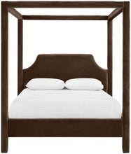 Load image into Gallery viewer, Dawson - Velvet Upholstered Bed
