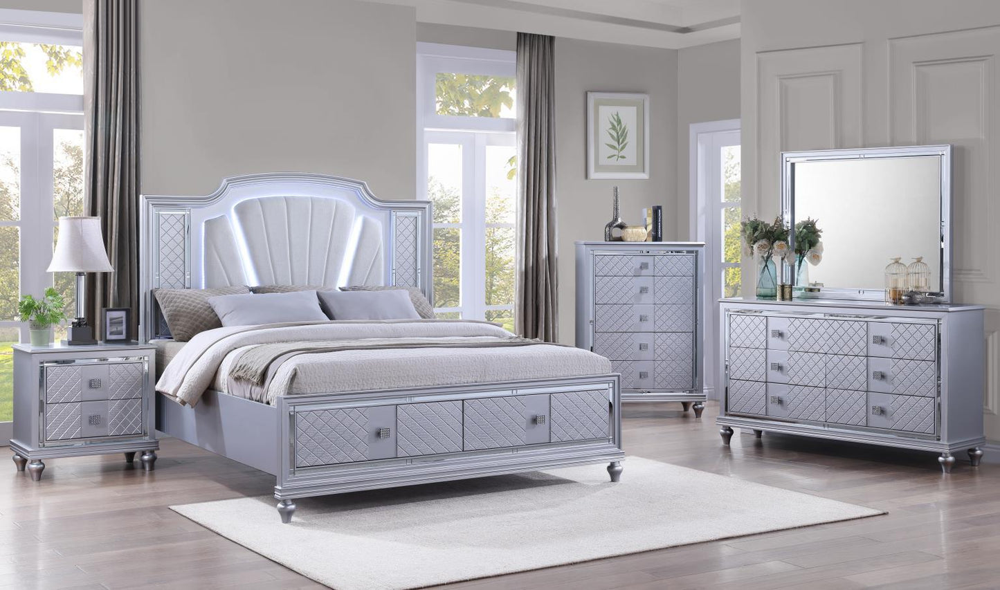 B048 - Chest - Shimmer Silver