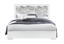 Load image into Gallery viewer, Naomi - King Bed With LED - Silver

