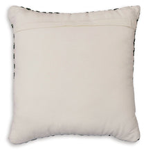 Load image into Gallery viewer, Digover - Pillow
