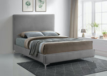 Load image into Gallery viewer, Geri - Bed
