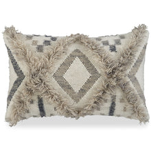 Load image into Gallery viewer, Liviah Pillow (Set of 4) image

