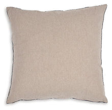 Load image into Gallery viewer, Edelmont Pillow (Set of 4)
