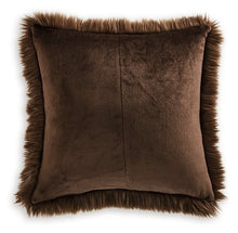 Load image into Gallery viewer, Bellethrone Pillow (Set of 4)
