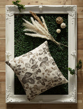 Load image into Gallery viewer, Holdenway Pillow (Set of 4)

