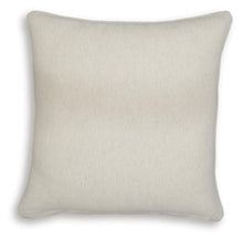 Load image into Gallery viewer, Viveka Pillow (Set of 4)
